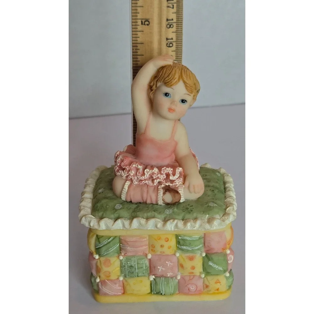 Ballerina Girl Trinket Box Jewelry Keepsake Pink Tutu‎ Quilted Design Vintage